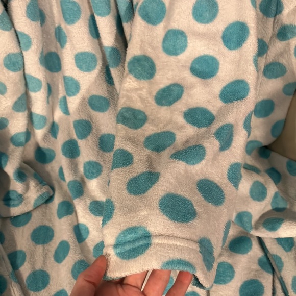 Kim Rogers Blue/White Robe - Picture 8 of 10